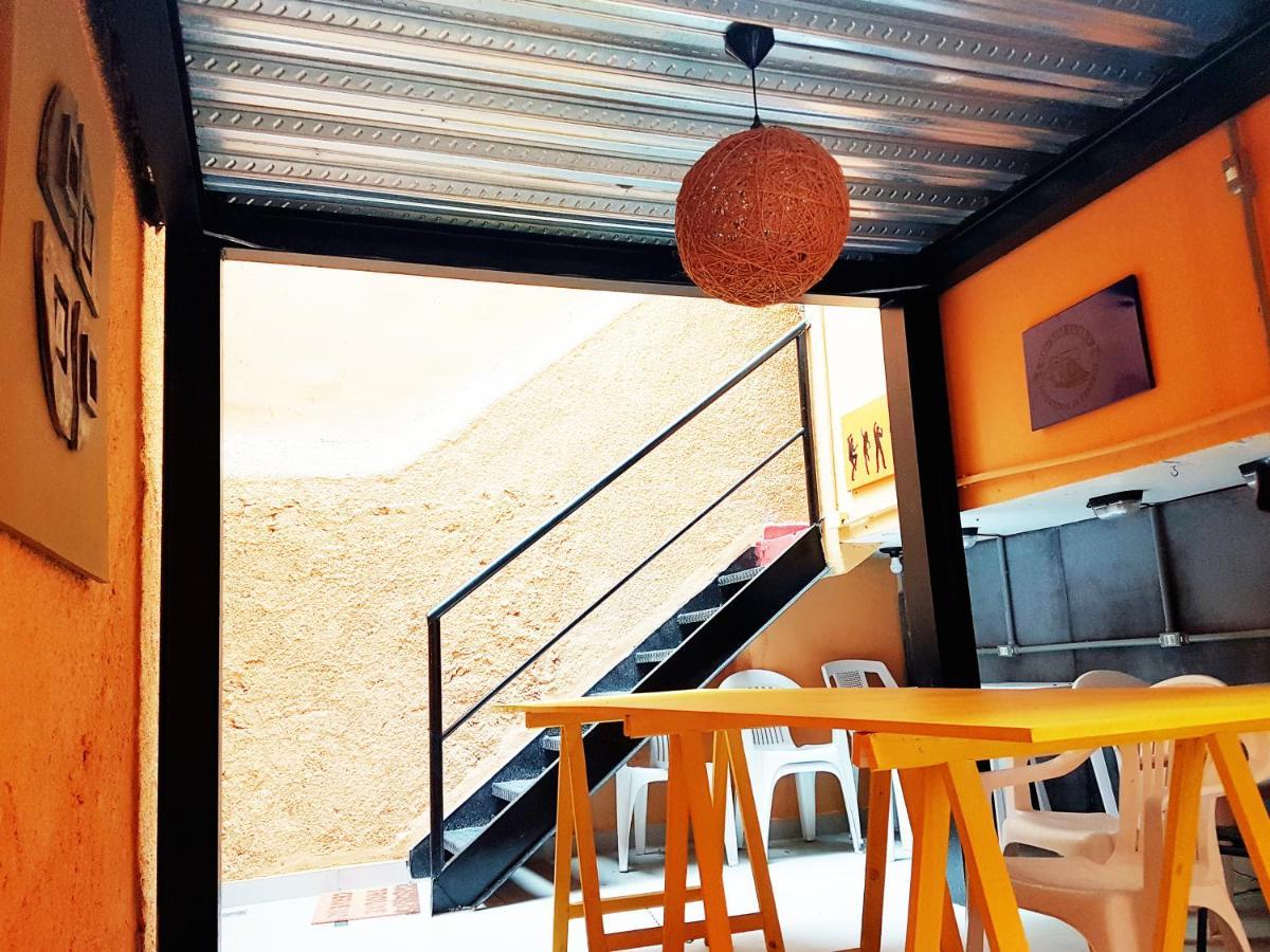 Rio Guesthouse - Um Quarteirao Da Praia De Copacabana ริโอเดจาเนโร ภายนอก รูปภาพ