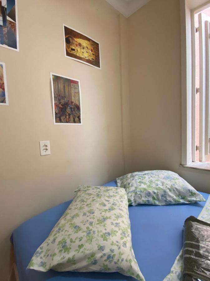 Rio Guesthouse - Um Quarteirao Da Praia De Copacabana ริโอเดจาเนโร ภายนอก รูปภาพ