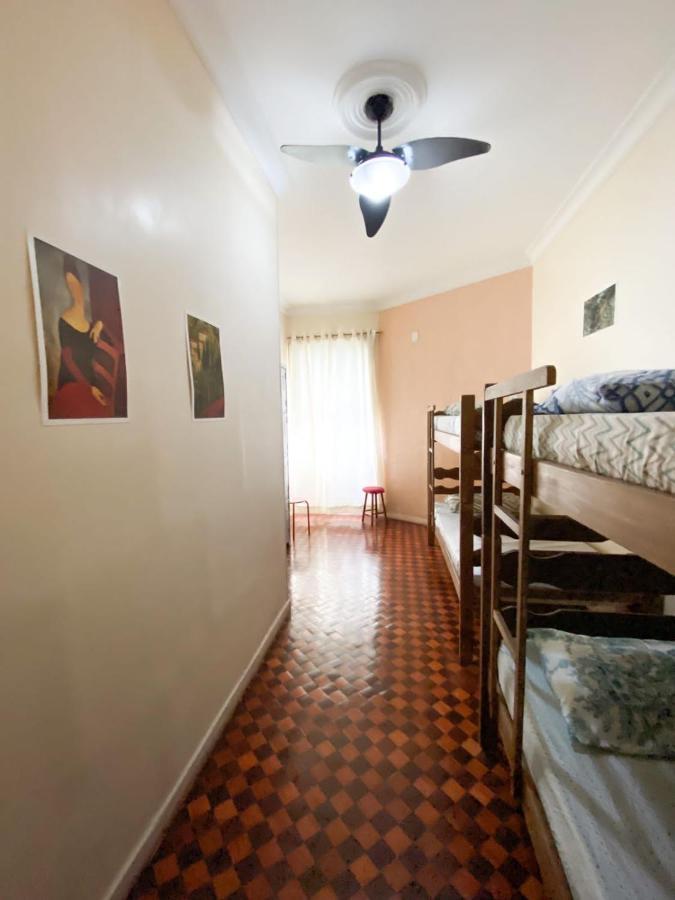Rio Guesthouse - Um Quarteirao Da Praia De Copacabana ริโอเดจาเนโร ภายนอก รูปภาพ